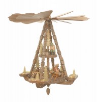 Deckenpyramide groß, 2 Etg., Pferdekutsche, Dm 63 cm, Höhe ca. 62 cm Deckenpyramide groß, 2 Etg., Pferdekutsche, Dm 63 cm, Höhe ca. 62 cm